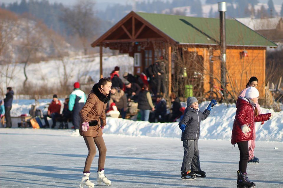 Outdoor ice rink in Toplita