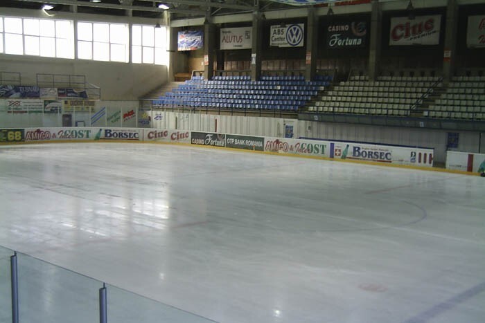 Vákár Lajos ice skating rink