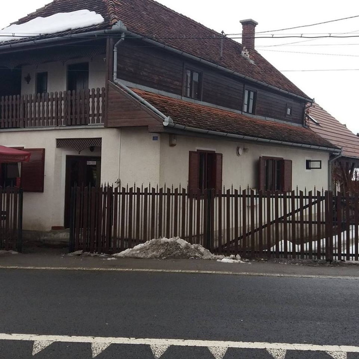 Ibolya Guesthouse