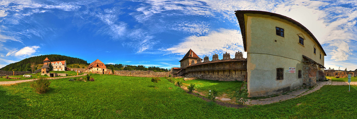 Lázár Castle