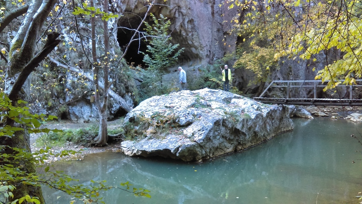 Almási-barlang történelmi, természetjáró és kalandtúra 