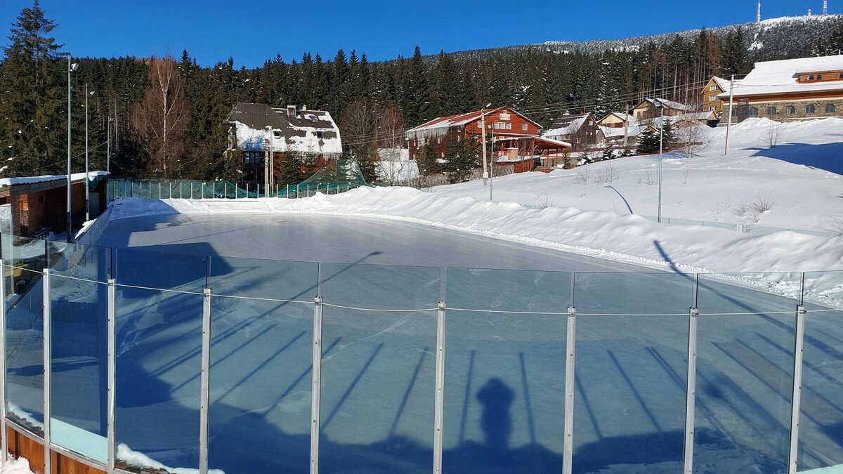 Băile Harghita Ice Rink