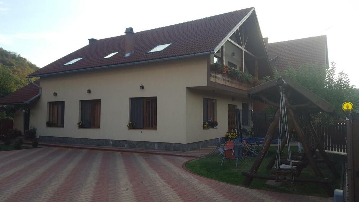 Szandi guesthouse